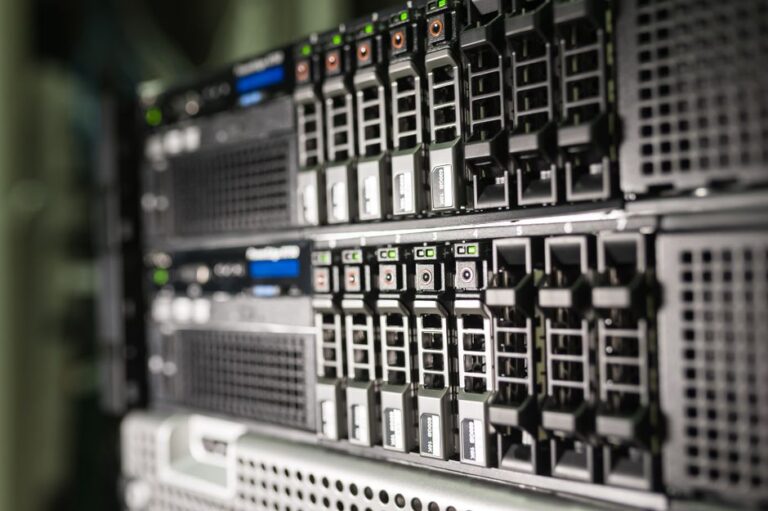 How to Size a UPS for a PC, NAS, and Home Lab Network: Calculate Load and Runtime, Choose Pure Sine vs Simulated Wave, and Avoid Common Mistakes
